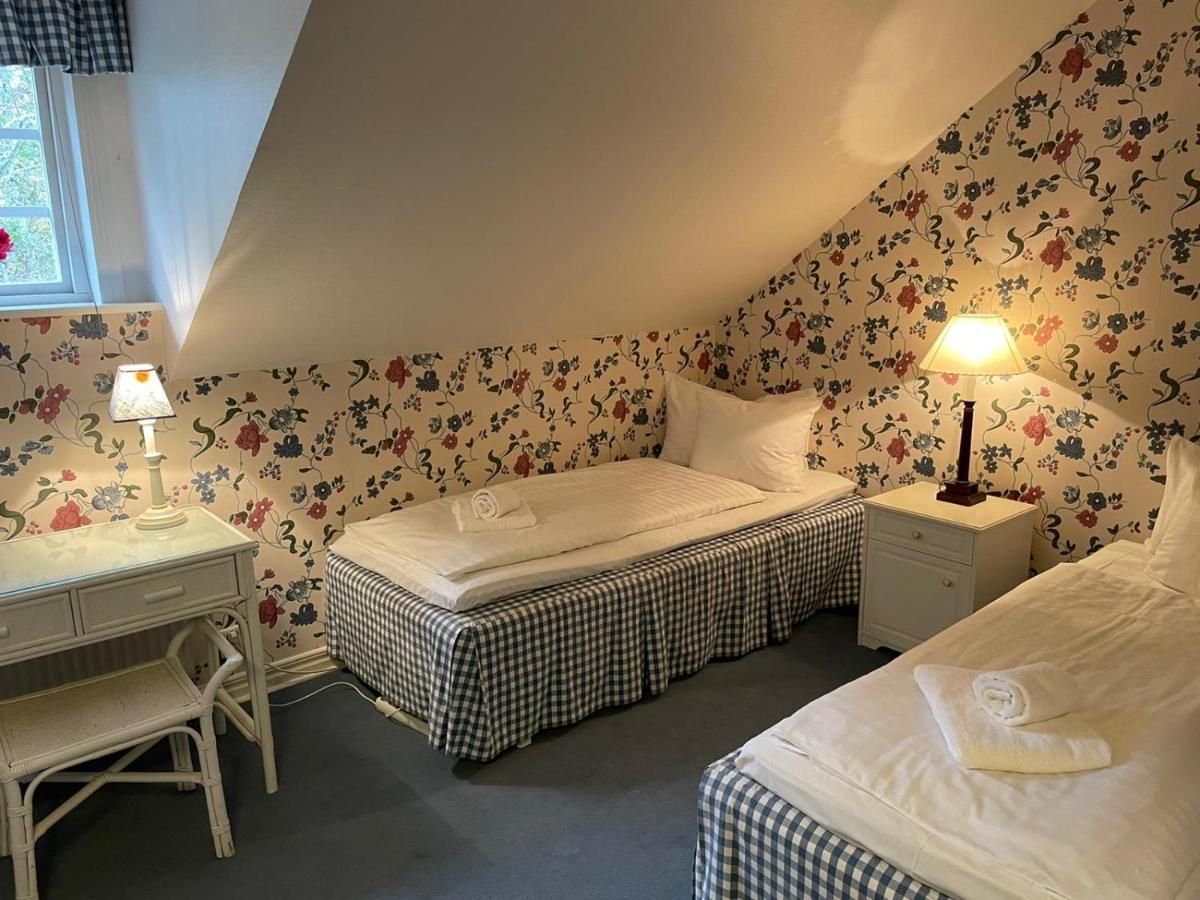 Apertins Hotell Kil Esterno foto