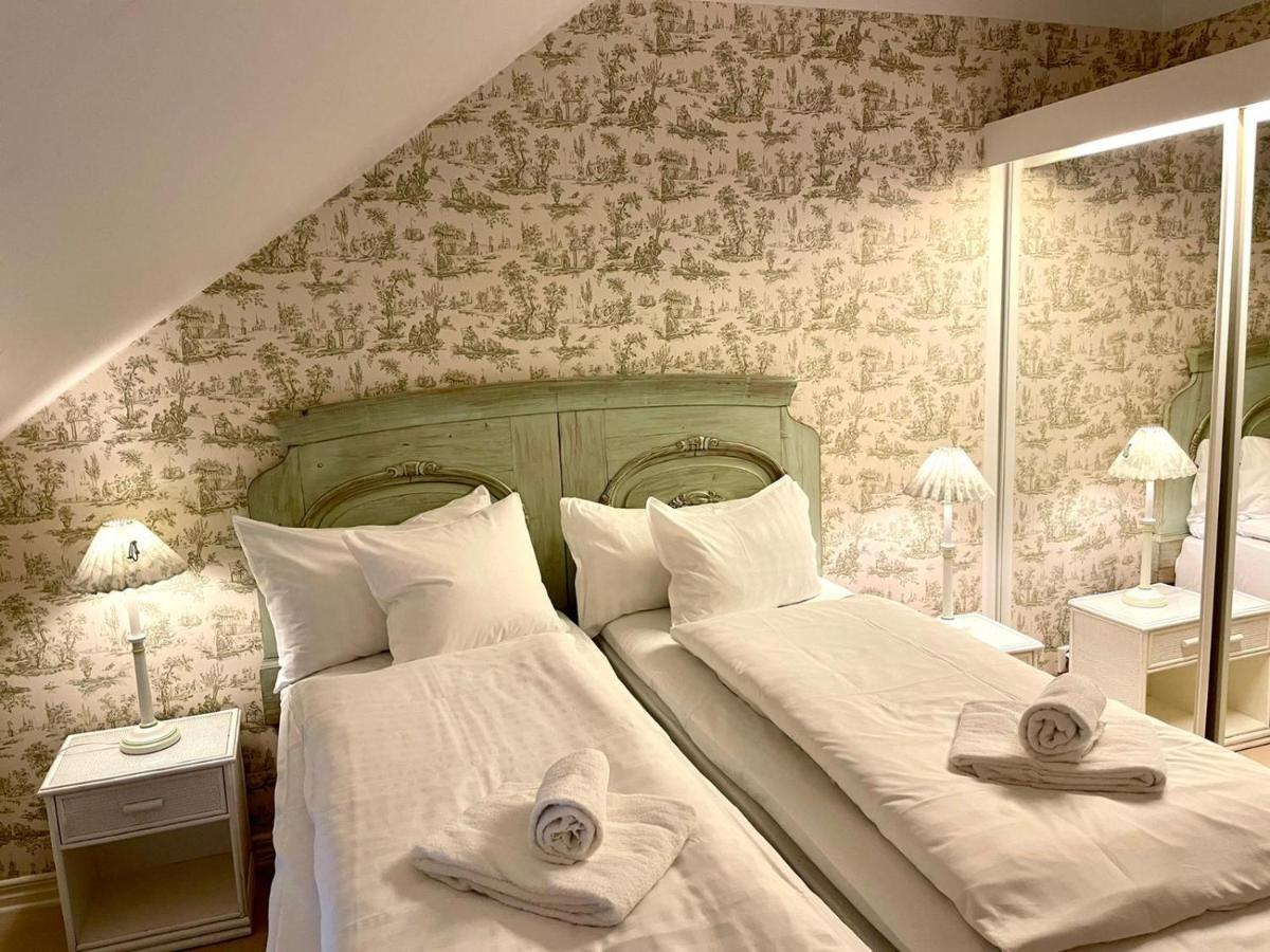 Apertins Hotell Kil Esterno foto