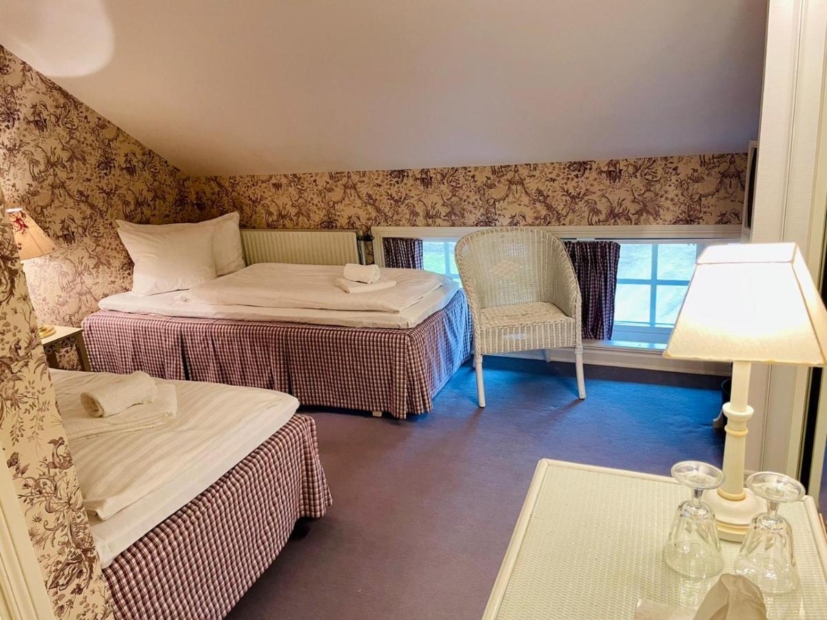 Apertins Hotell Kil Esterno foto
